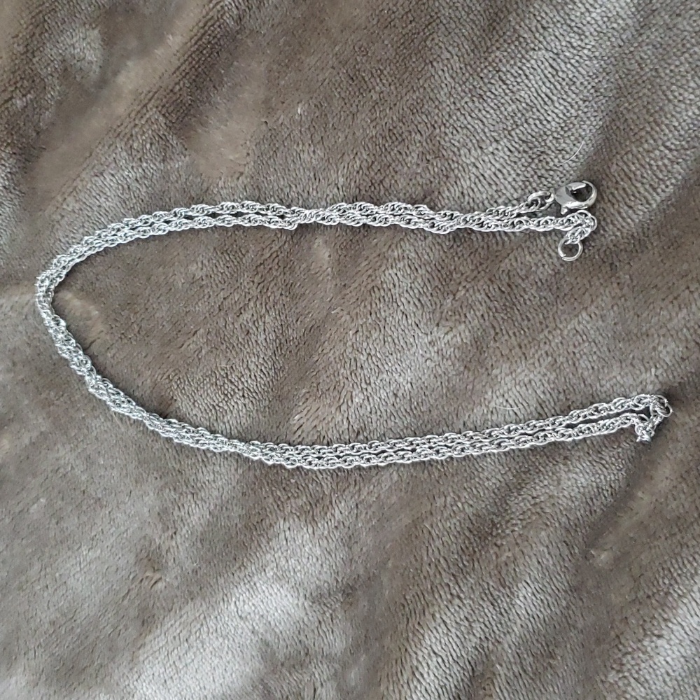 Chain - Picture 2 of 5